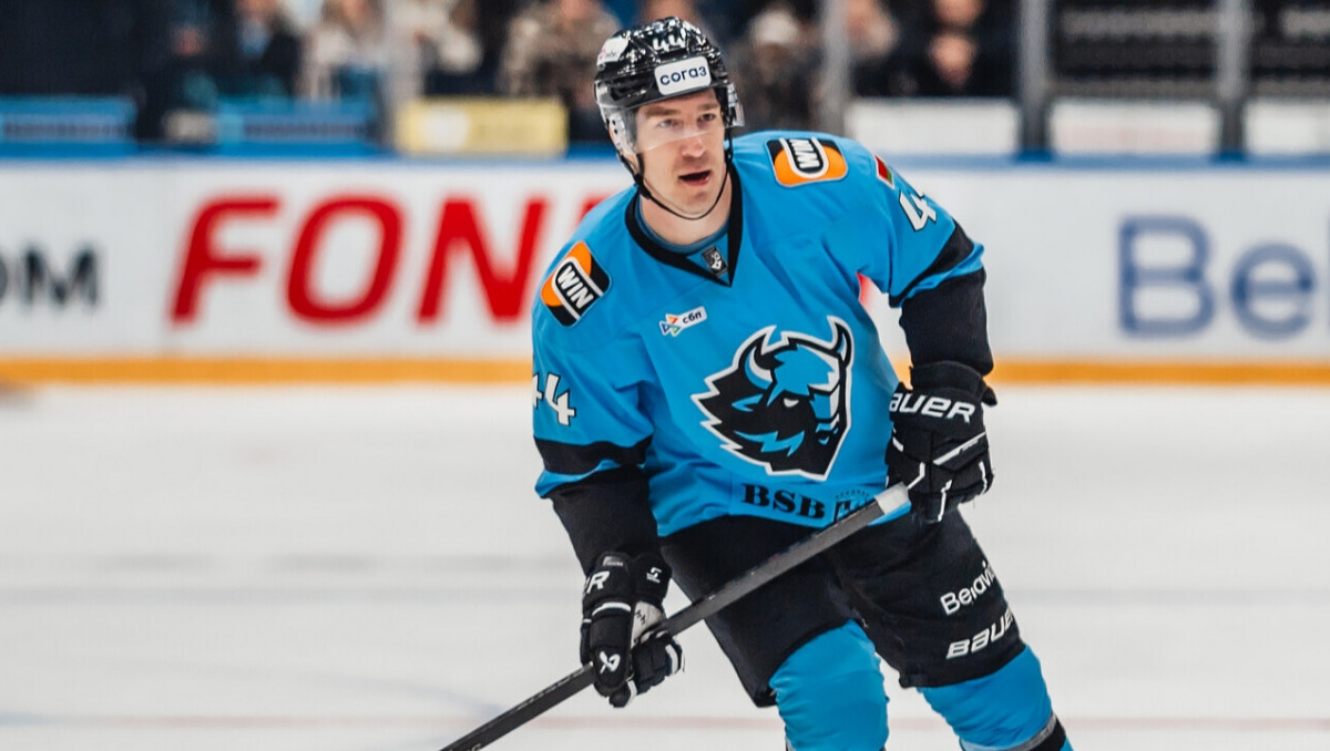 Назван новый клуб экс-защитника "Барыса" Даррена Дица