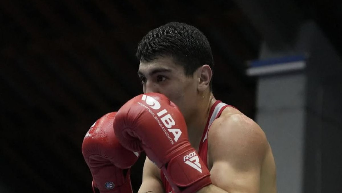 Казахстанский боксёр победил чемпиона мира и сотворил сенсацию