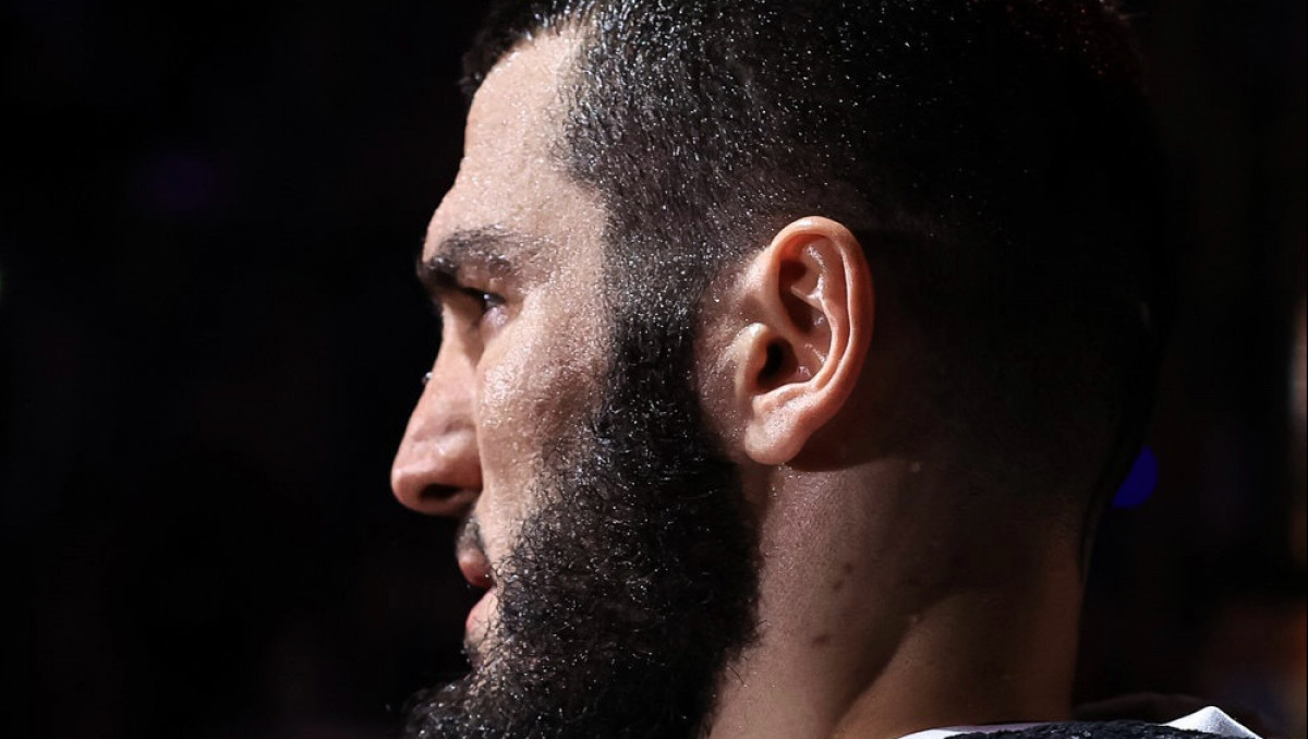 Исключили из топ-10 - Бетербиев ответил без эмоций