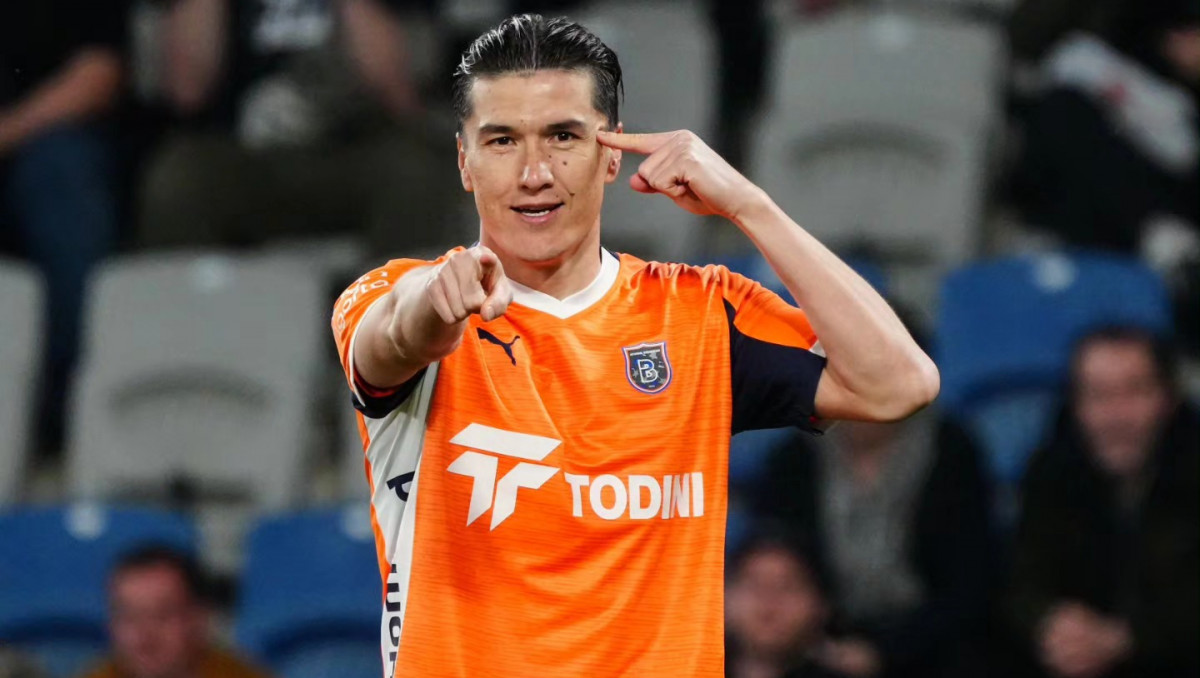 Узбекский нападающий оформил дубль и забил 20-й гол в турецкой Суперлиге