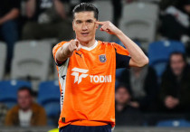 Эльдор Шомуродов. Фото: ФК "Истанбул Башакшехир"©