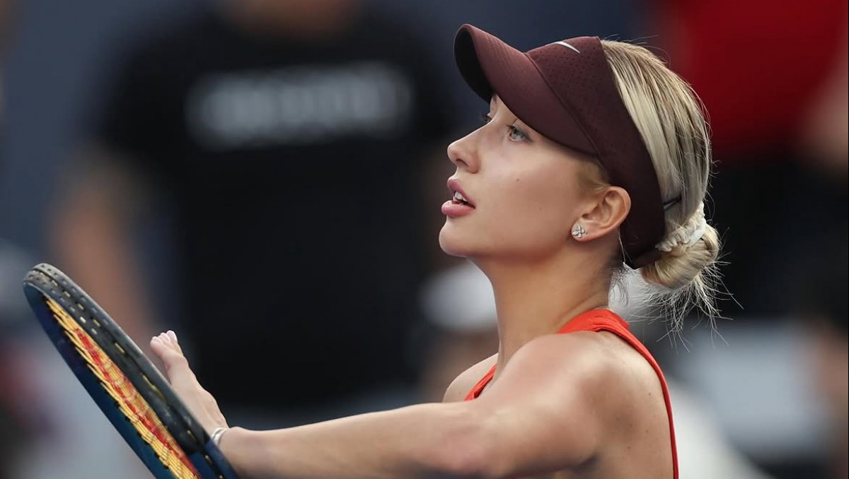 "Елена - чемпионка". Сенсационная теннисистка высказалась о победе над Рыбакиной