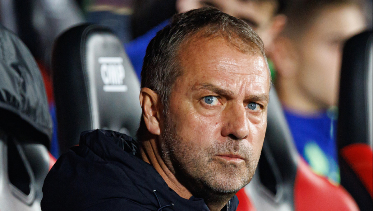 Флик заблокировал трансферный план "Барселоны": подробности