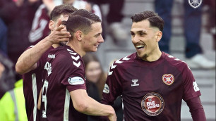Чесноков и игроки "Хартса". Фото: ФК "Хартс"©