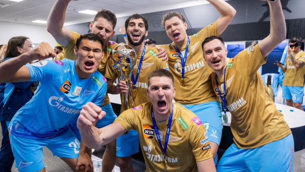 Футболисты "Зенита" празднуют чемпионство. Фото: ФК "Зенит"/Вячеслав Евдокимов©