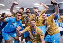 Футболисты "Зенита" празднуют чемпионство. Фото: ФК "Зенит"/Вячеслав Евдокимов©