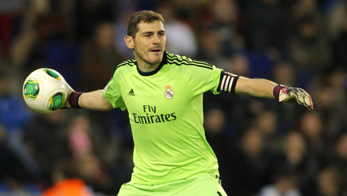 Касильяс сделал выбор между Месси и Роналду: ответ удивил многих