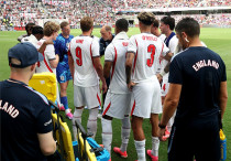 ©x.com/England