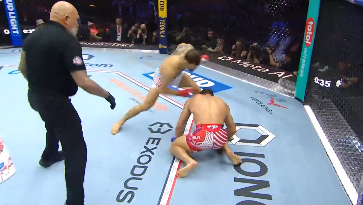 Бразилец финишировал трёхкратного чемпиона на турнире UFC у Белого дома