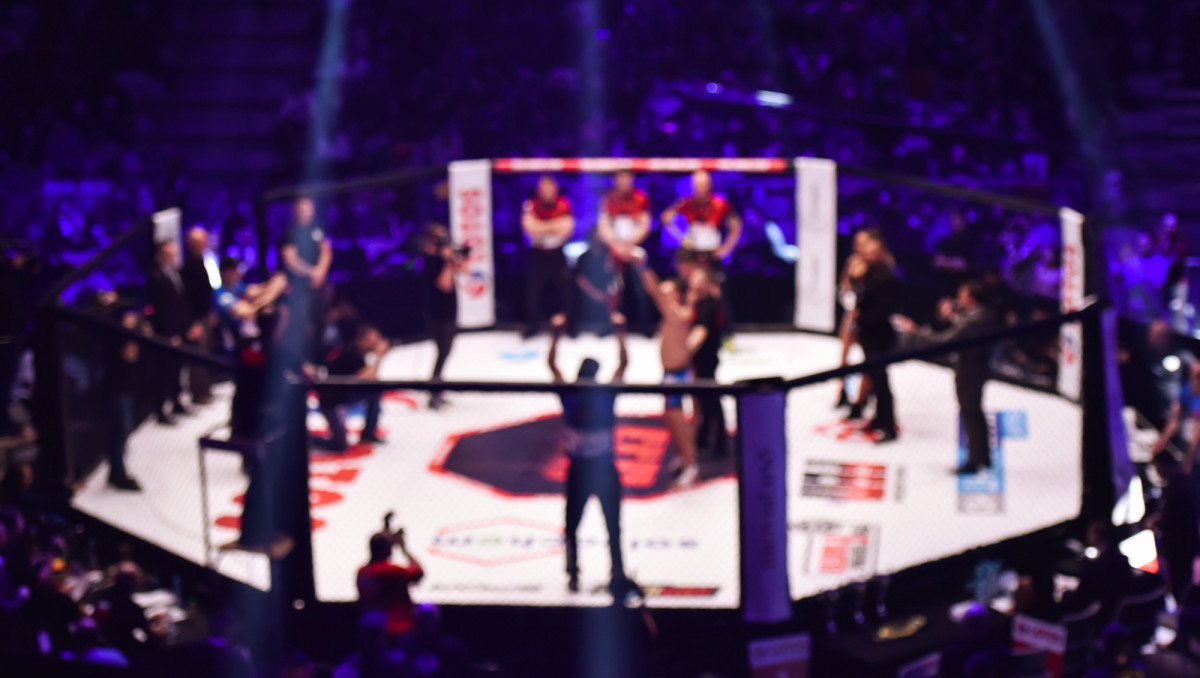 UFC сделал заявление о казахе, который отправил в нокдаун Нурмагомедова