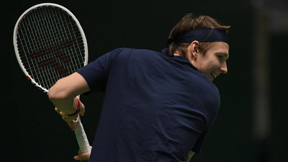 Бублик не отдал ни одного сета и выиграл второй матч на Уимблдоне