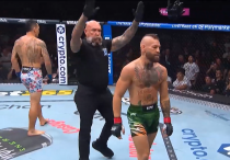 Конор Макгрегор после боя с Максом Холлоуэем на UFC 329. ©Кадр из видео