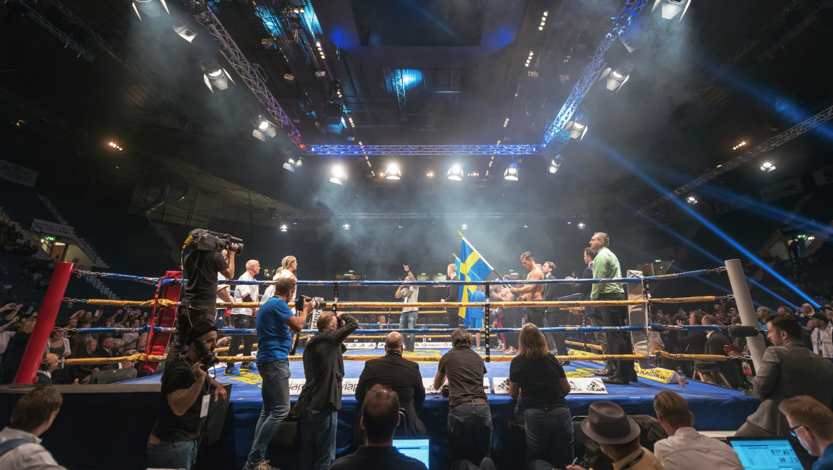 "Казахский воин" разбил соперника в бою за титул WBA Asia