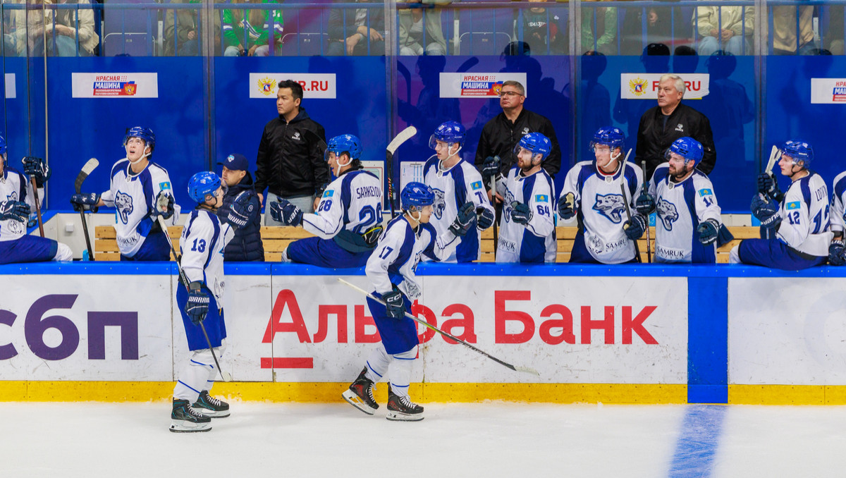 "Барыс" остался без двух игроков перед стартом КПЛ