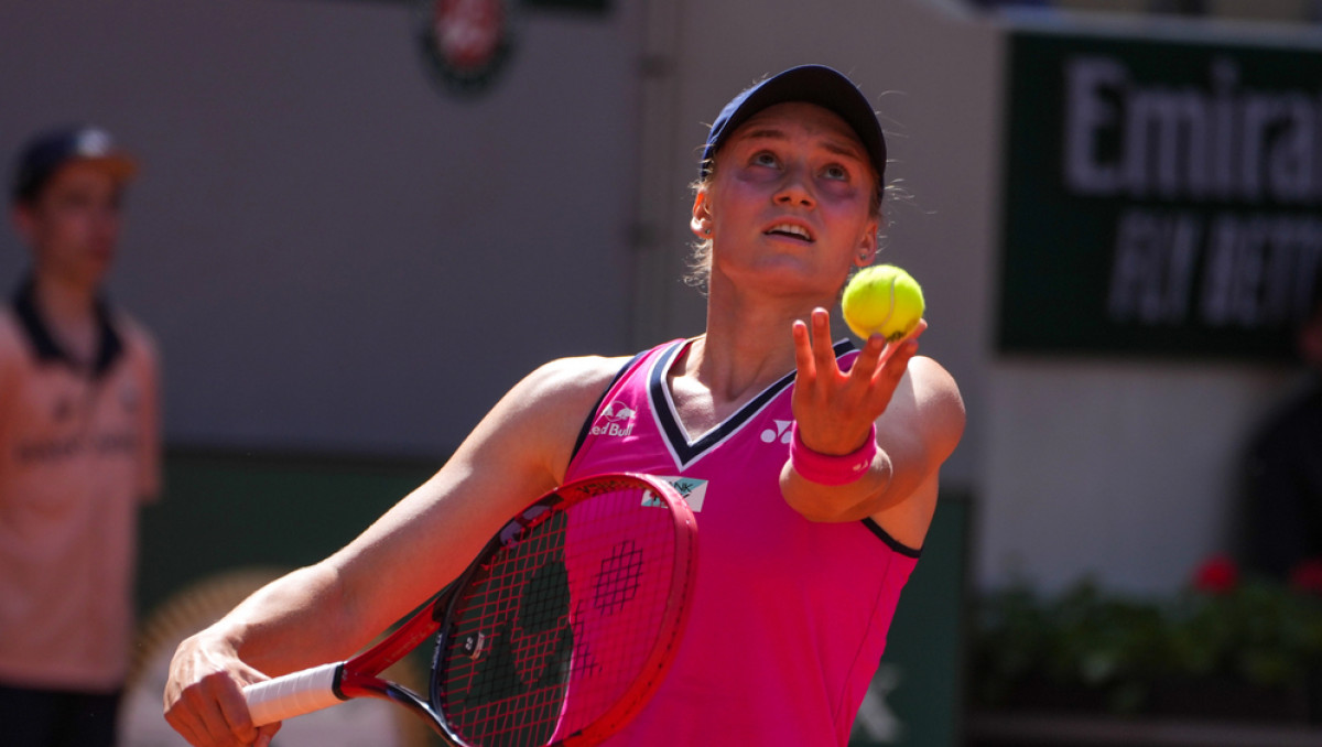 Рыбакина увеличила отрыв от Соболенко в чемпионской гонке WTA