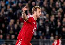 Харри Кейн в матче Лиги чемпионов "Викинг" - "Бавария". Фото: ©S. Stingl/FC Bayern via Getty Images