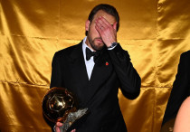 Харри Кейн и "Золотой мяч". Фото: ©x.com/ballondor/