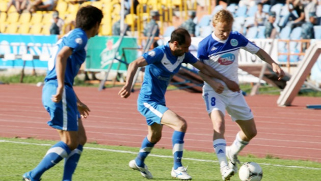 В первых матчах 1/8 финала Кубка Казахстана по футболу было забито 27 мячей