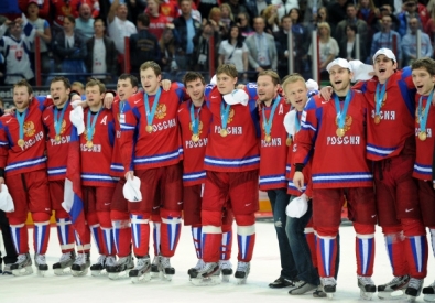Хоккеисты сборной России радуются победе в финале чемпионата мира по хоккею-2012 против Словакии. Фото РИА Новости, Алексей Филиппов