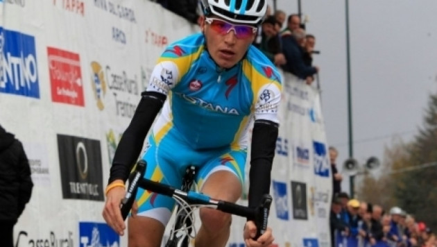 Лидер "Астаны" попал в завал на шестом этапе "Тур де Франс"