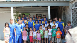 Сборная Казахстана по футболу посетила детский дом