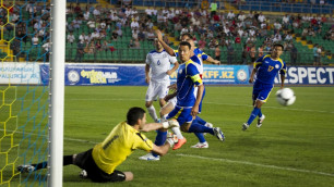 Сборная Казахстана сыграла вничью с командой легионеров