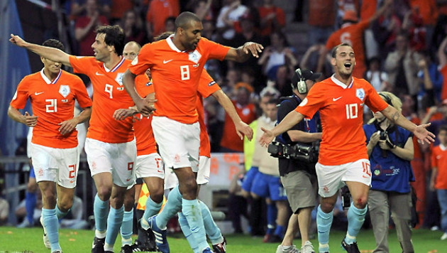 Сборная Голландии может провести два товарищеских матча в Азии для повышения доходов федерации