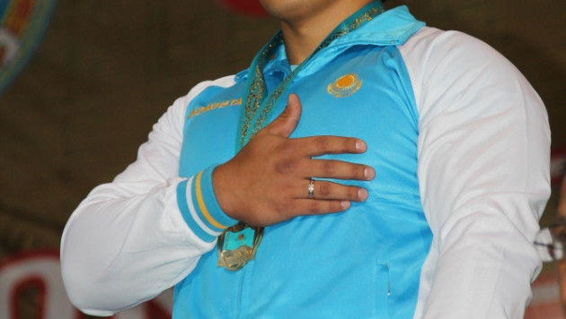 Казахстанцы собирают медали чемпионата Азии по пауэрлифтингу