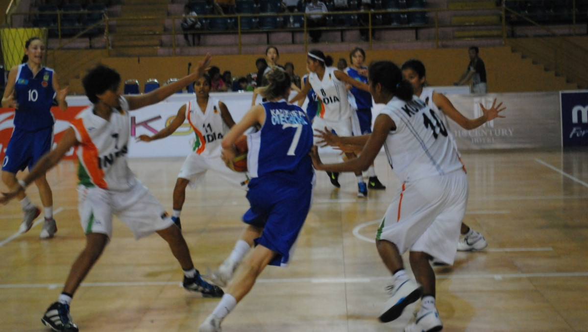 Молодежная сборная Казахстана продолжает выступление на Чемпионате Азии по баскетболу