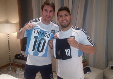Месси и Агуэро. Фото с твиттера футболиста.