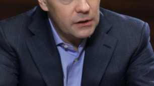 Медведев предложил сажать болельщиков за петарды