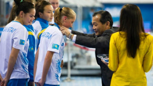 Награждение сборной Казахстана по синхронному плаванию на чемпионате Азии в Дубаи. Фото с сайта asiaswimmingfederation.org