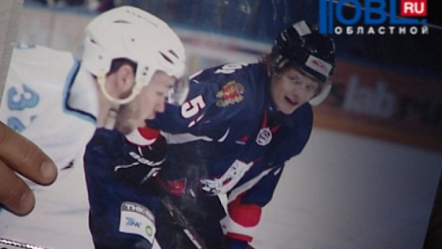 В Красноярске хоккеисту сломали челюсть за плохую игру