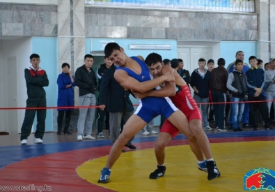 Фото с сайта wrestling.kz