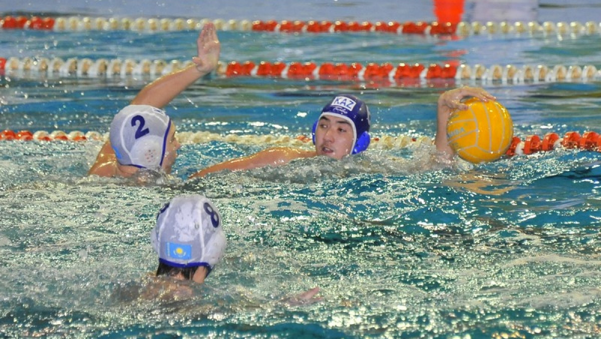 В Астане стартовал второй тур чемпионата Казахстана по водному поло