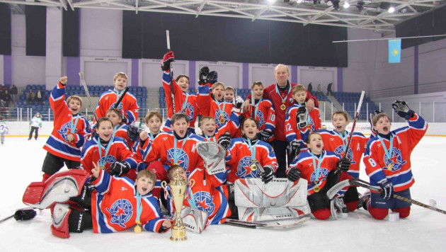 Юные "Звезды" хоккея засветились в ледовом дворце "Олимпик"