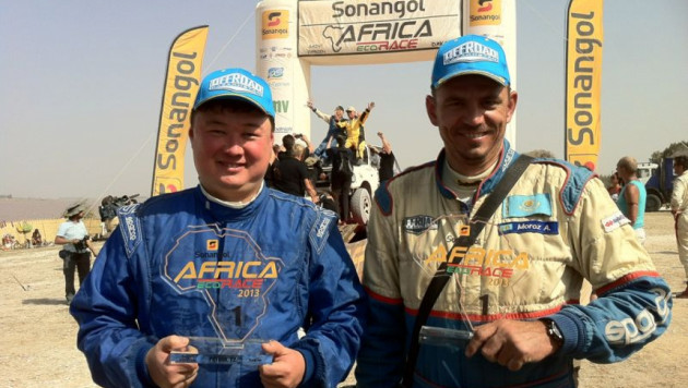 "Астана" выиграла Africa Eco Race-2013 в классе внедорожников Т2