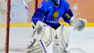 Вратарь сборной Казахстана по хоккею Виталий Еремеев. Фото с сайта hcbarys.kz
