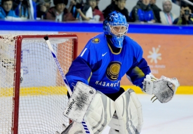 Вратарь сборной Казахстана по хоккею Виталий Еремеев. Фото с сайта hcbarys.kz