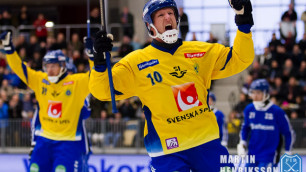 Сборная Швеции начала с победы защиту титула на ЧМ по бенди