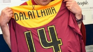 Далай-лама благословил английский клуб перед финалом Кубка лиги