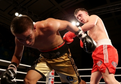 Фредди Эванс против Мираса Баирханова. Фото с официального сайт Всемирной серии бокса. 