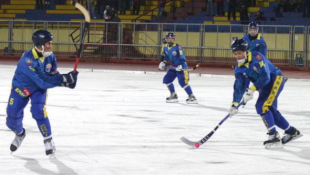 Казахстанцы продолжают забивать в российской Суперлиге