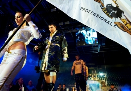 Руслан Мырсатаев выйдет на ринг против Эрика Брехлина. Фото с сайта WSB