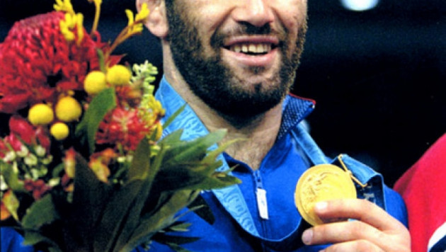 Российский олимпийский чемпион по борьбе вернет золотую медаль МОК