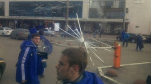 Автобус с футболистами киевского "Динамо" забросали камнями в Одессе