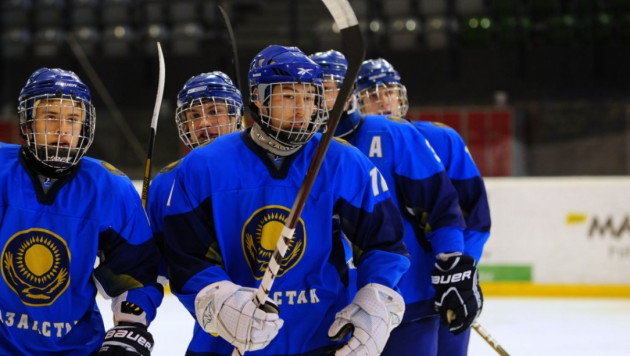 Казахстанские хоккеисты одержали вторую разгромную победу подряд на юношеском ЧМ