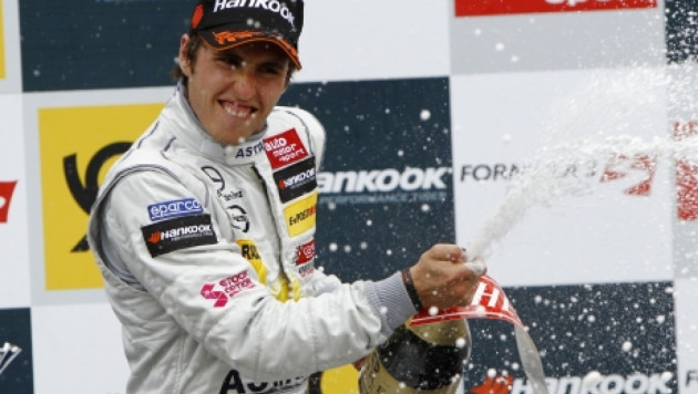 Гонщик "Астаны" дебютирует в качестве тест-пилота "Ф-1" на Гран-при Испании