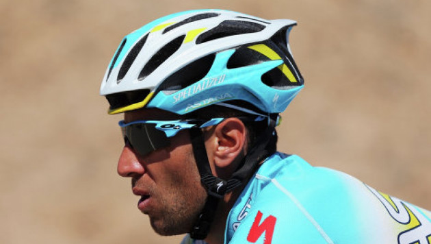 Гонщики "Астаны" избежали падений на шестом этапе "Джиро д'Италия" (+видео)