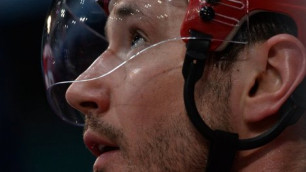 Новичков НХЛ обязали носить визоры на шлемах